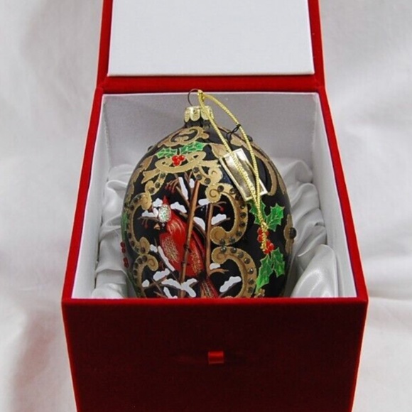 Joan Rivers Cardinal in the Snow Hand Painted Glass Egg Ornament - Picture 2 of 8
